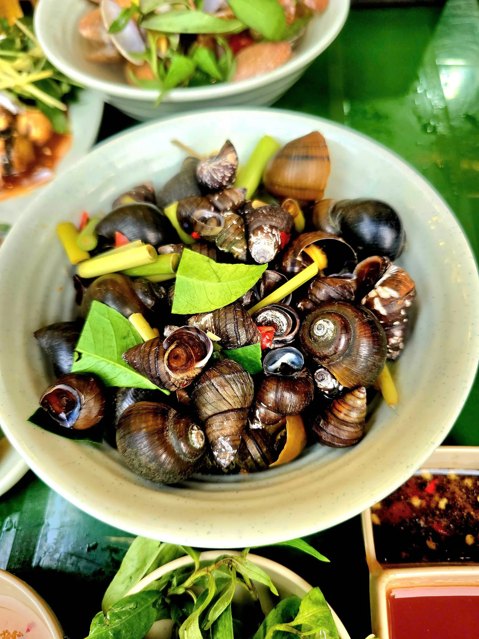 ỐC LẪN