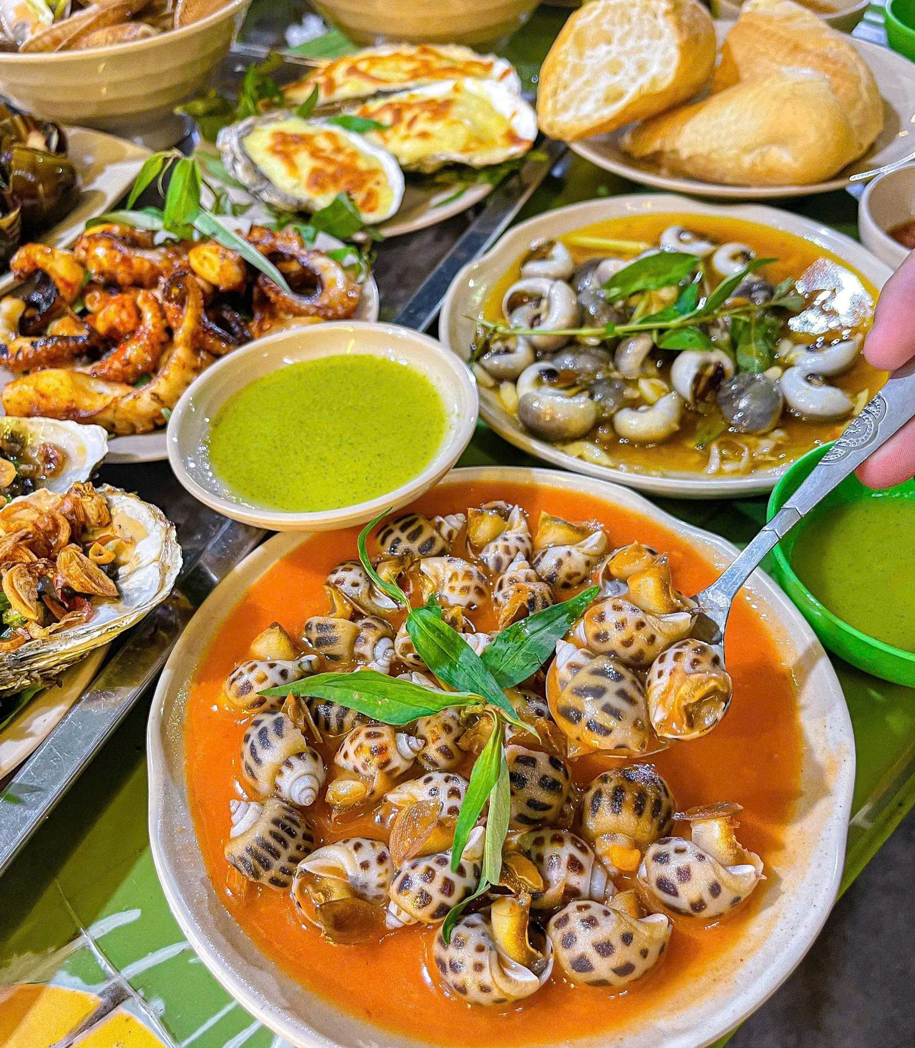 ỐC HƯƠNG SỐT TRỨNG MUỐI
